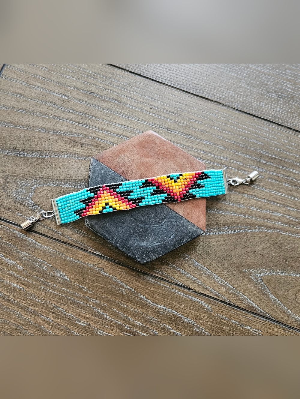 Hand Beaded Turquoise Southwestern Pattern Bracelet - Sunburst